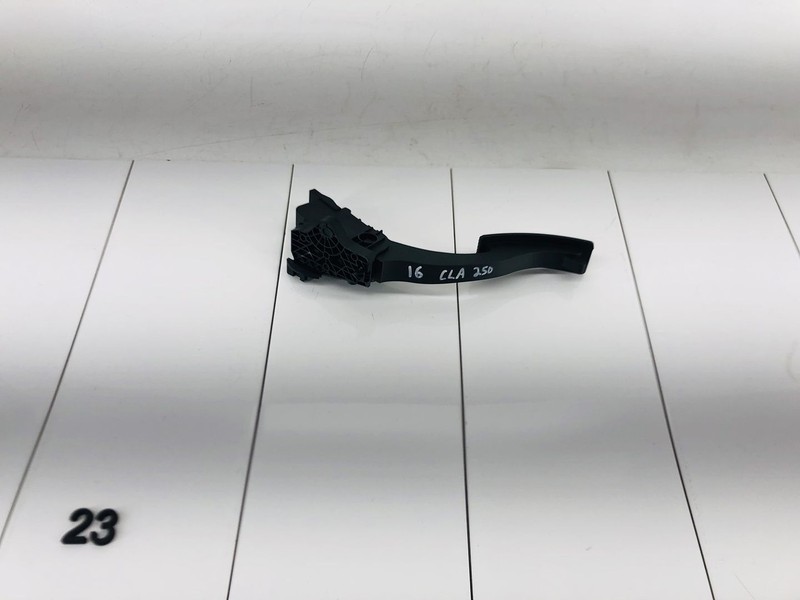 14-19 MERCEDES BENZ CLA250 2.0L L4 ENGINE ACCELERATOR GAS PEDAL OEM