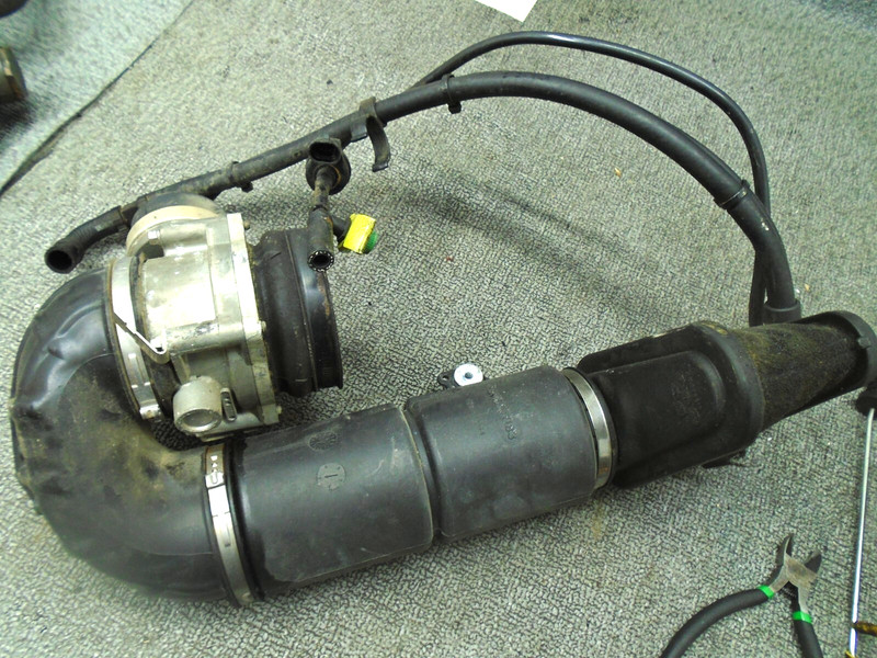 Air Intake Assy 892383T06 888991T04 200-275 Hp Mercury Verado 4 Stroke Motor