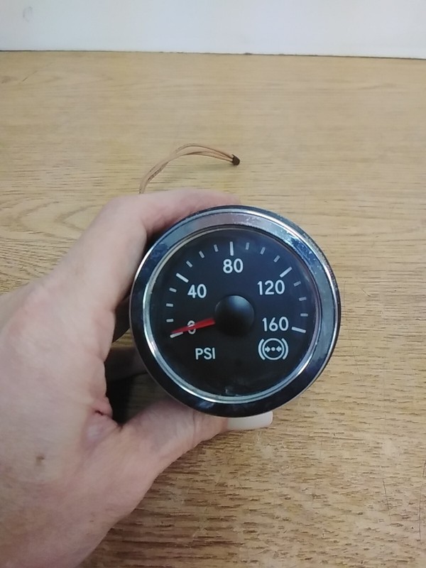 International Navistar 3768402C2 PSI Gauge