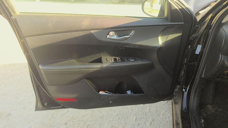 Front Door Trim Panel KIA FORTE Left 21 22 23 24 20 19
