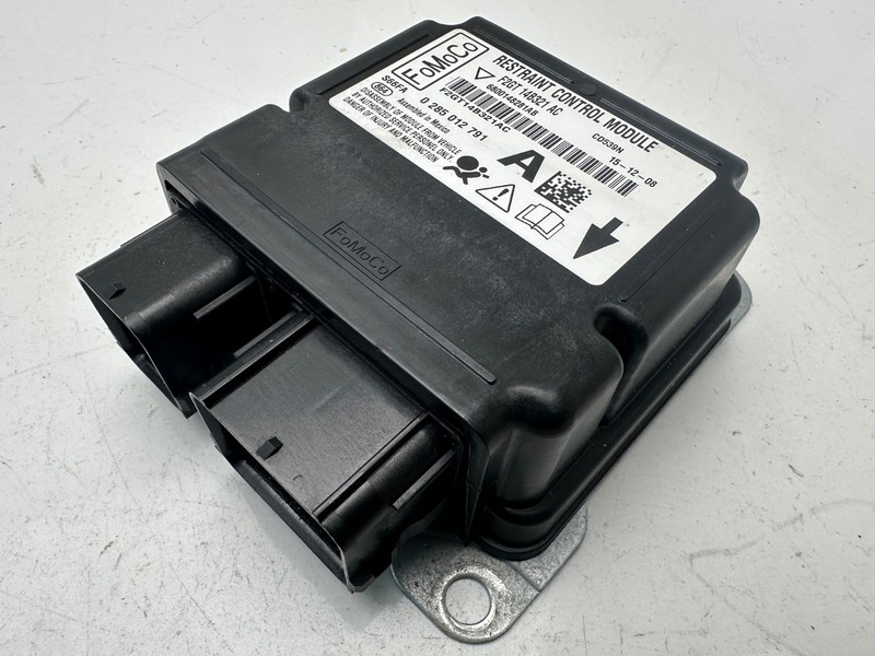 2015-2018 FORD EDGE RESTRAINT COLLISION COTROL MODULE OEM F2GT14B321AC