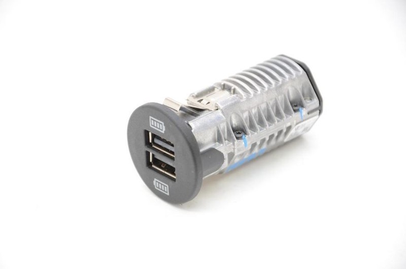 2015-2018 Porsche Macan 2.0L USB Charging Port 95B035222