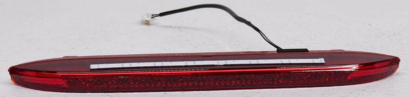 OEM Hyundai Santa Fe High Mounted Stop Lamp 92700-S1000 Lens Chipped