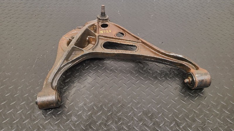 99-04 Chevrolet Tracker Front Right Passenger Lower Control Arm OEM 4520167D01