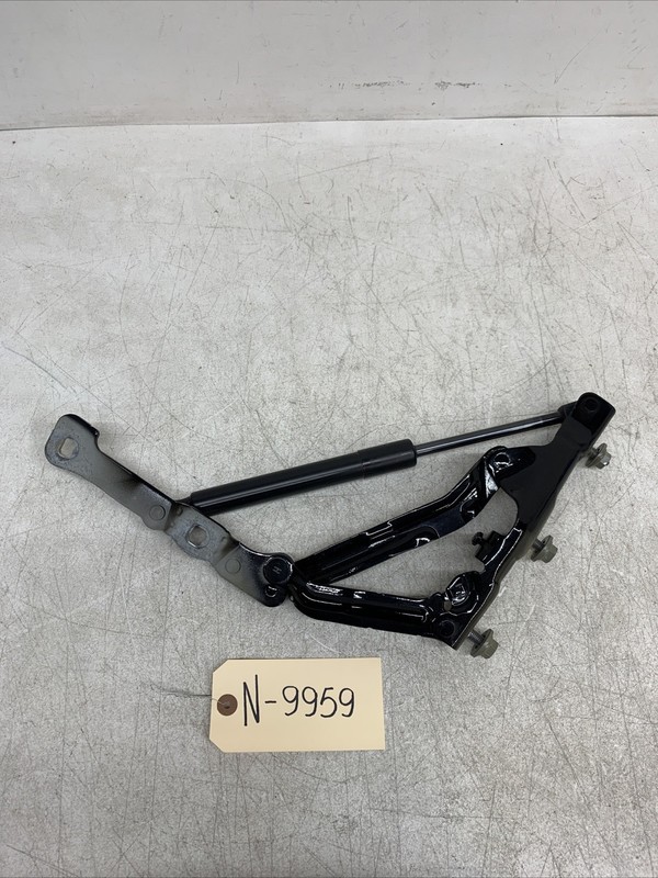 17-20 TESLA MODEL 3 REAR DECK TRUNK LID LEFT SIDE HINGE OEM 1092820-00D 9959 B82