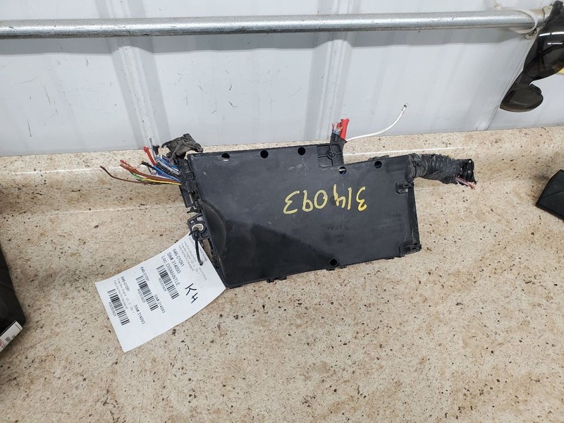 Fuse Box Engine Fits 12-14 FOCUS 303928