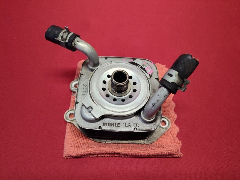 2011-2020 Infiniti 2016-2024 Nissan 5.6L V8 Engine Motor Oil Cooler 21305-EZ30A