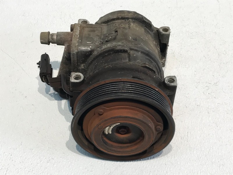 93-98 Jeep Grand Cherokee 1993 Jeep Grand Wagoneer AC Compressor