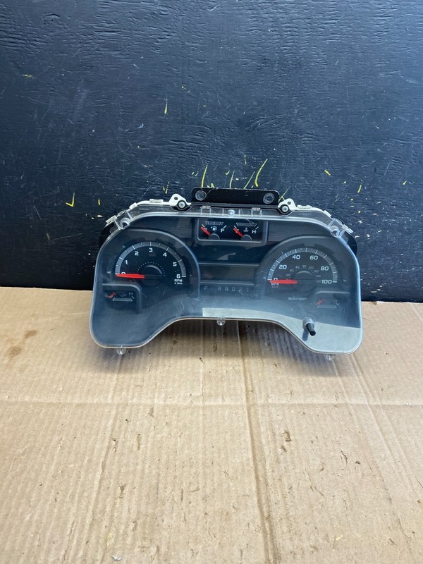 2010 Ford E150 E250 E350 VAN Gauge Speedometer Cluster aa8039 DG
