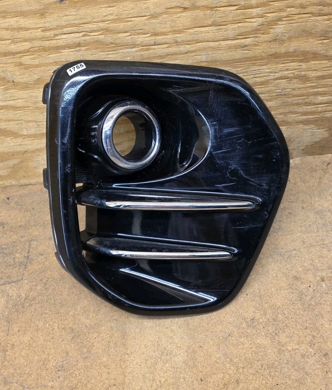 2017 2018 KIA SPORTAGE Front Bumper RIGHT SIDE FOG LIGHT COVER Bezel OEM