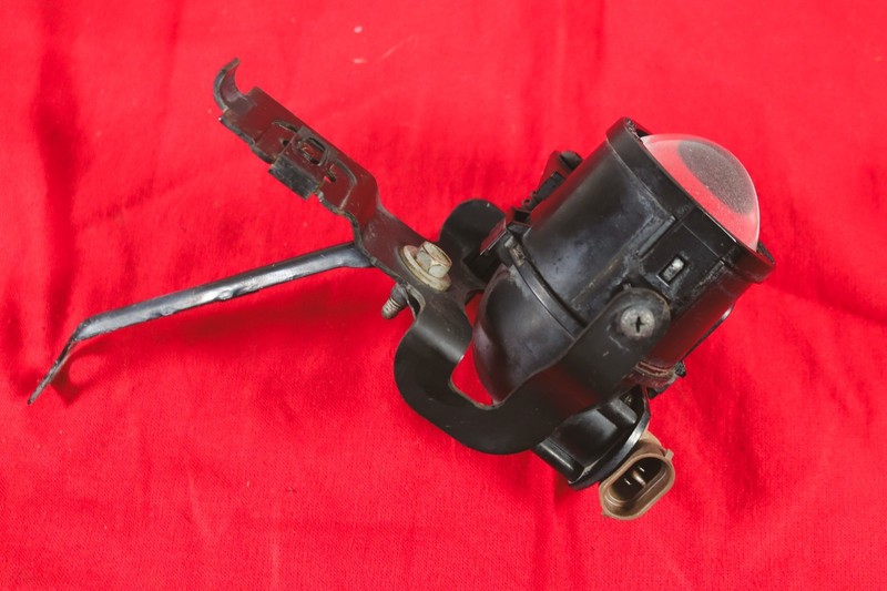 1998-2002 Chevrolet Camaro Fog Light Left Side Driver OEM *USED*