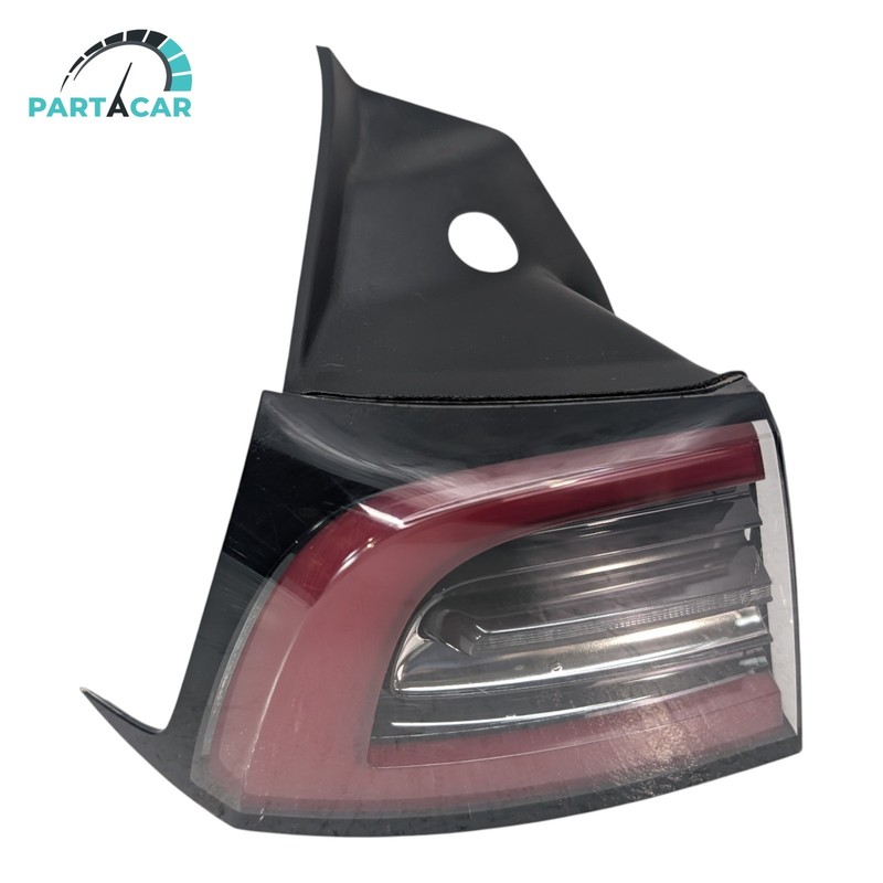 017-2020 Tesla M3/MY Rear LH Driver LED Outer Tail Light 4 Pin OEM SCRATCH/SCUFF