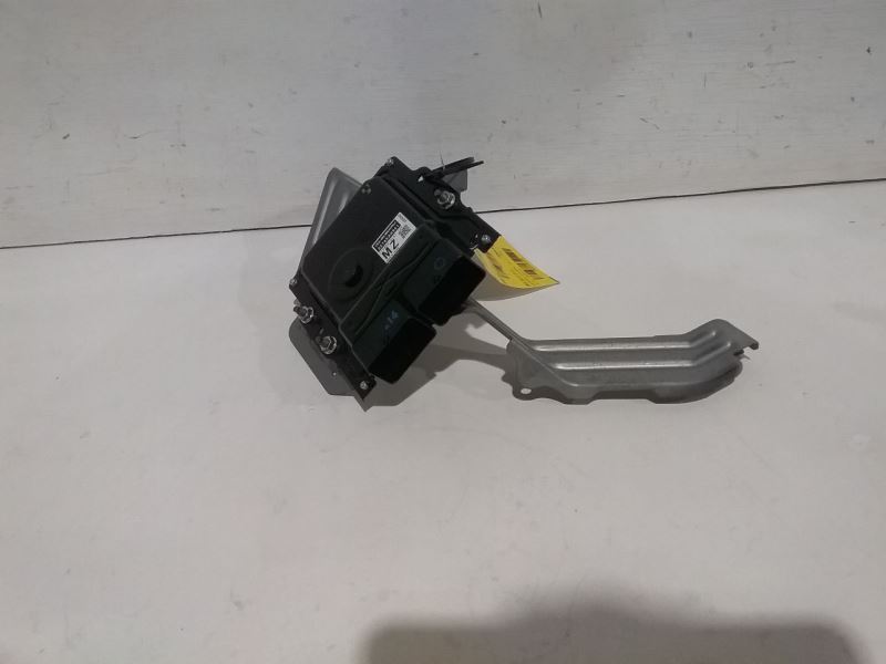 Engine ECM Electronic Control Module Beside Glove Box Fits 17 FORESTER 3194723