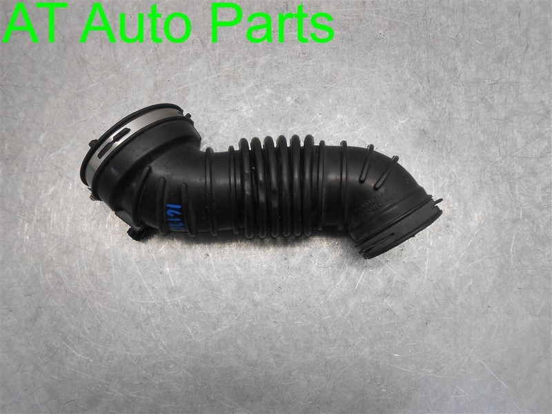 2010 CHRYSLER TOWN & COUNTRY 4.0L AIR INTAKE HOSE OEM 04809871AC