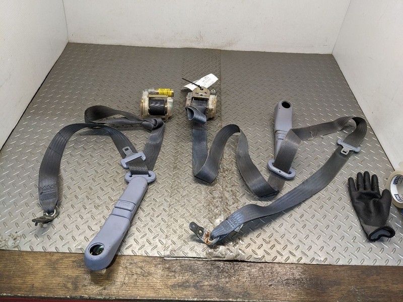2000-2004 Tundra Extended Cab Seat Belt Front RH LH Both Side Set 1164388