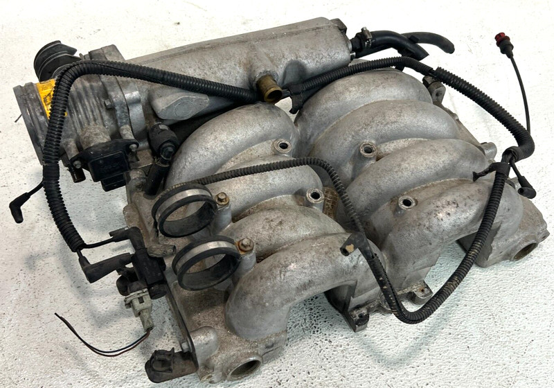 1999 - 2002 Land Rover Discovery 2 L318 Intake Manifold Engine Motor Upper