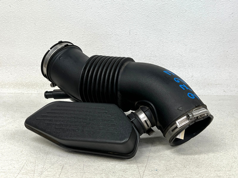 ⭐2015-2017 KIA K900 3.8L AIR INTAKE CLEANER RESONATOR HOSE TUBE OEM LOT2727