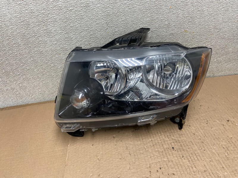 2011 to 2013 Jeep Grand Cherokee Halogen Left Driver Lh Headlight Oem AB2534 DW