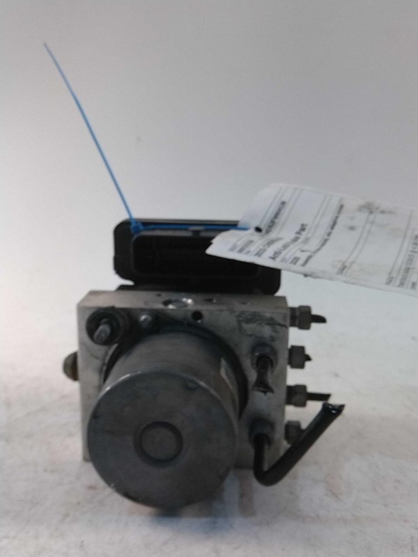 2015 Jeep Cherokee ABS Pump & Motor Assembly OEM 68250690AA 68250691AA