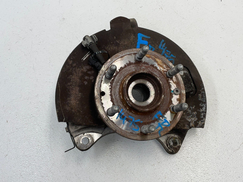 2015-2020 Cadillac Escalade Front Right Pass Spindle Knuckle Hub 4X4 1475 OEM