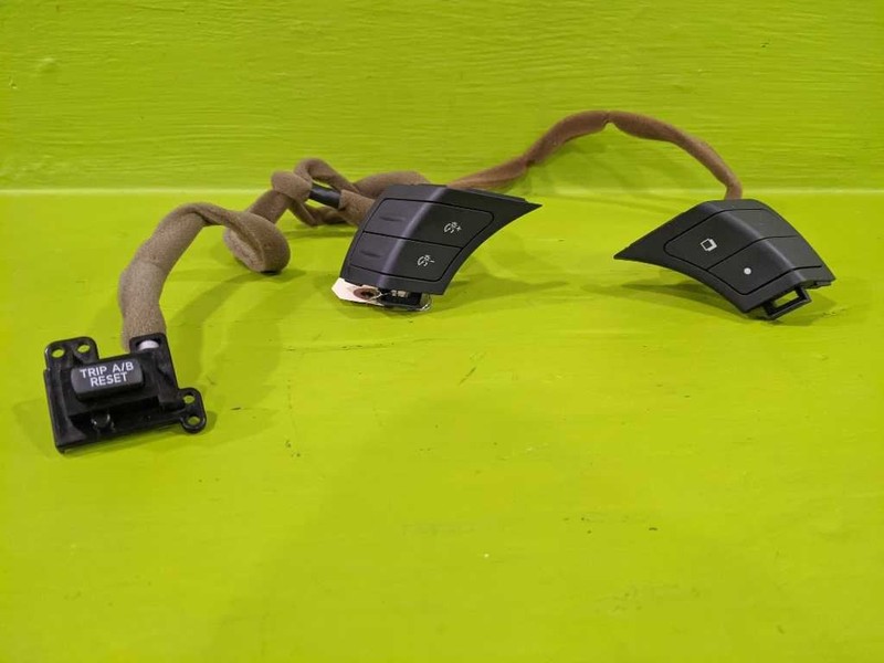 07 08 G35 CRUISE CONTROL WHEEL SWITCH OEM 3785-25