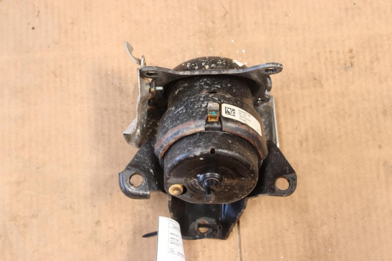 2014-2018 CHEVY SILVERADO 1500 4.3L LEFT SIDE ENGINE MOTOR MOUNT SUPPORT OEM