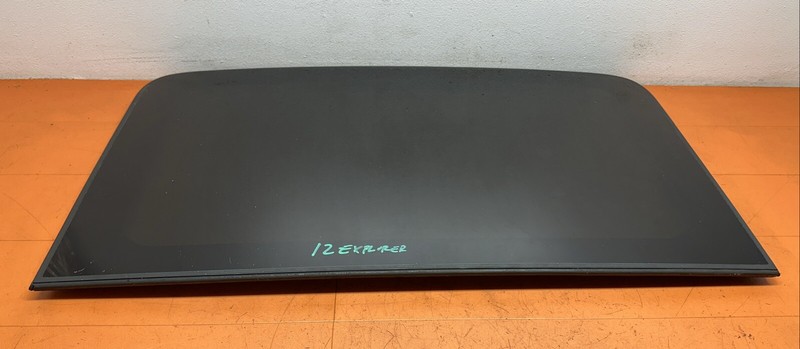 30020545 | FRONT SUNROOF GLASS ONLY | 2011 - 2018 FORD EXPLORER OEM | 2732011