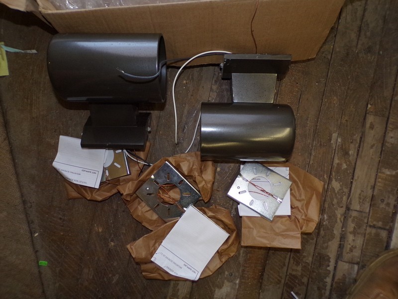 SGL 8338-10 Lot of 2 Fixtures 65 Watt Type BR-30 *FREE SHIPPING*