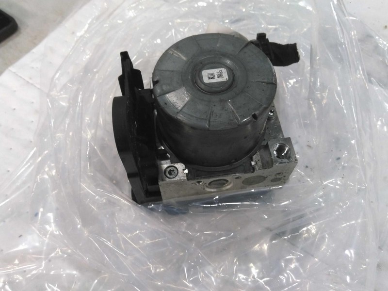 2019 Volkswagen Atlas ABS Hydraulic Assembly OEM 5Q0614517FEBEF 78K Miles
