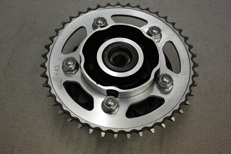 2012 HONDA NC 700 X REAR WHEEL SPROCKET CHAIN DRIVE HUB OEM 43 NC700 12