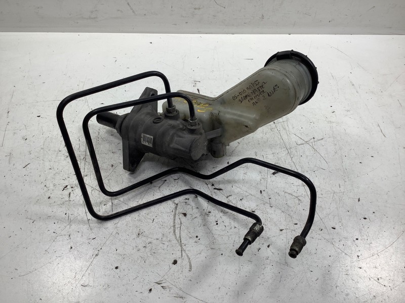 05-010 Honda Odyssey Brake Master Cylinder and 2 Lines OEM