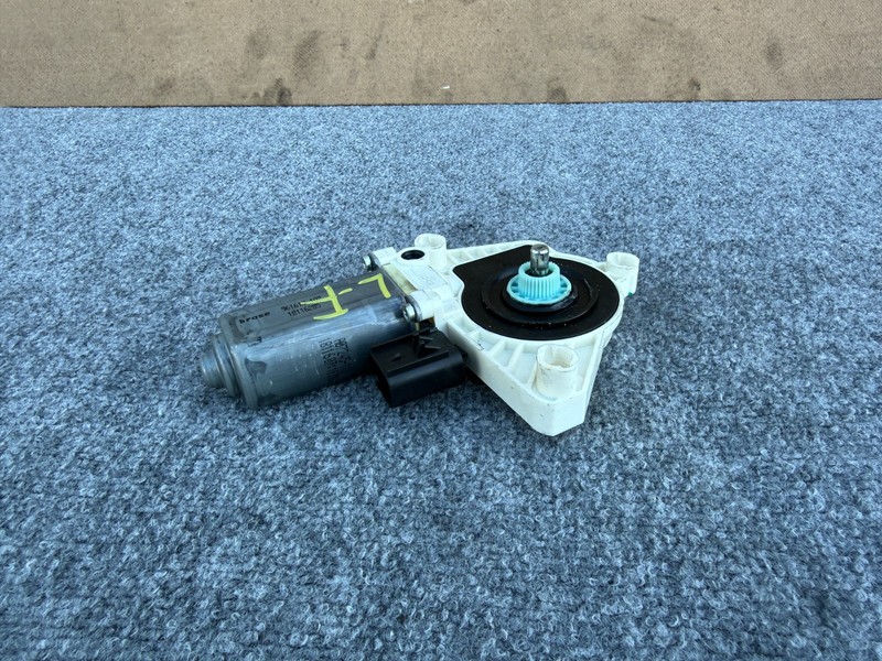 INFINITI Q60 2017-2022 OEM LEFT DRIVER POWER DOOR WINDOW MOTOR ASSEMBLY