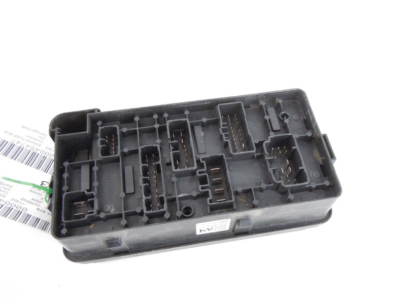 2004-2008 Suzuki Forenza Engine Relay Fuse Box OEM