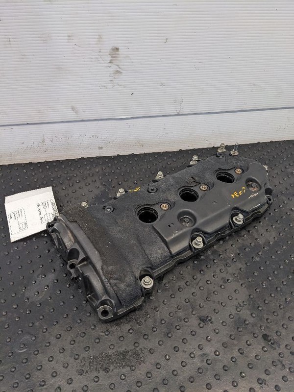 3.6L Passenger Right Valve Cover for 2010- 2015 Chevrolet Camaro OEM 1185844