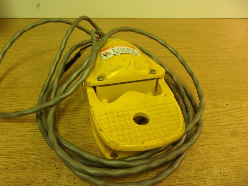 Electric Footswitch 2502-B10 *FREE SHIPPING*
