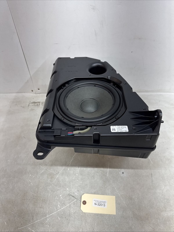 20-23 Tesla Model Y Speaker Subwoofer Bassbox 1507154-00-D N-32013 M2