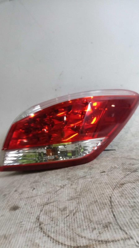 2014 Nissan Murano Right Tail Light Assembly Black 162614, 139K Miles