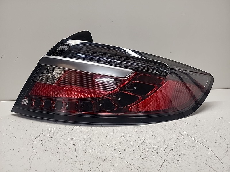12776358 | 2010 2011 Saab 9-5 Passenger Right Side Rear Outer Tail Light RH LED