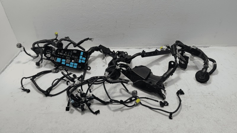 2018 TOYOTA CAMRY XSE 2.5L FRONT ENGINE BAY COMPARTMENT FUSE RELAY BOX BLOCK OEM