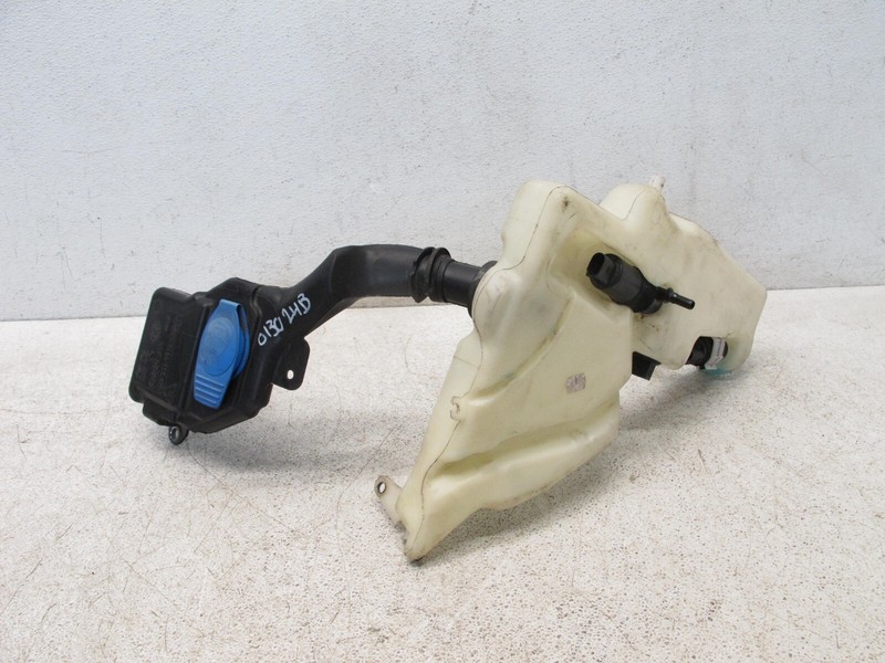 09-17 AUDI B8 A4 S4 SEDAN A5 S5 CONVERTIBLE WINDSHIELD WASHER FLUID RESERVOIR 01