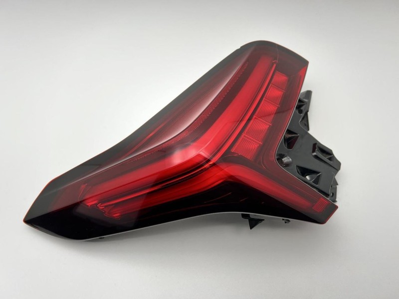 2020-2021 CADILLAC CT5 RIGHT TAILLIGHT QUARTER MOUNTED 22K 48196