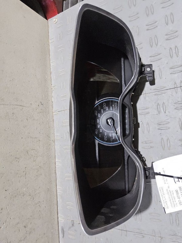2014 Ford C-MAX Speedometer Instrument Cluster 2.0L MPH