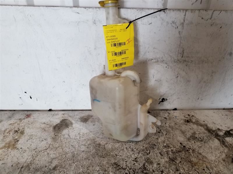 Coolant Reservoir Fits 04-07 CARAVAN 3285350