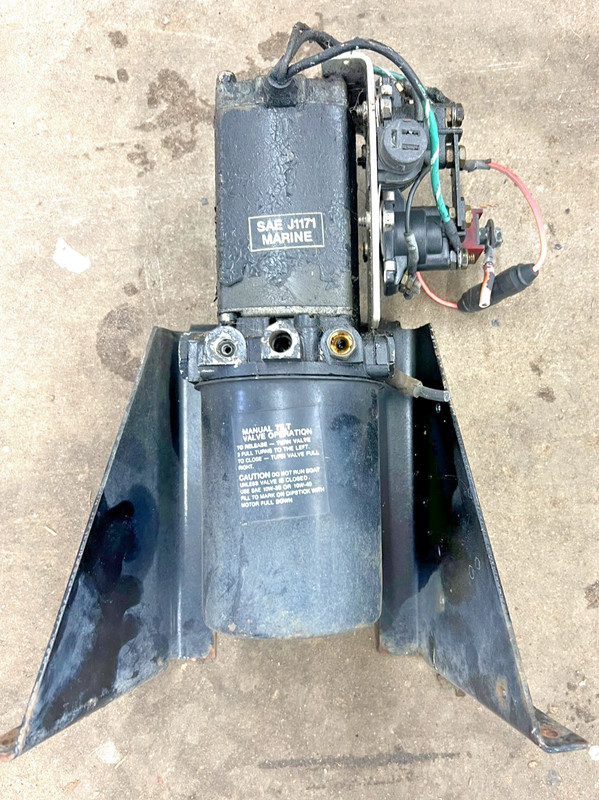MERCRUISER PRE ALPHA ONE TILT / TRIM PUMP Early Gen 1 88183A11 FRESHWATER