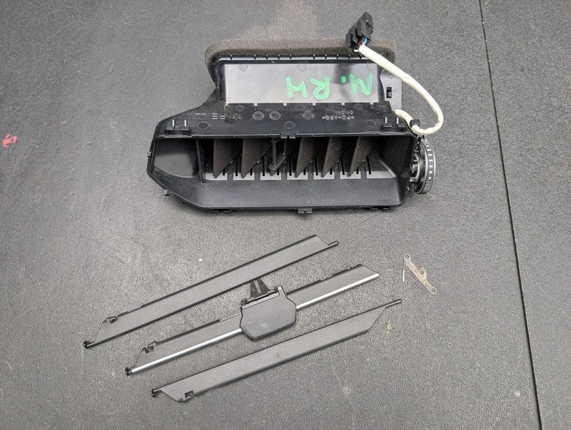 Dashboard Center Right Air Vent Grille 2019 Audi A7 4K1820902D6PS 2020 - 2024