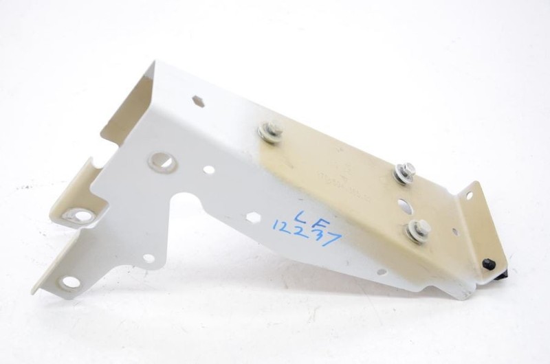 2010-2016 Porsche Panamera 970 4.8L Driver Left Side Fender Support Bracket