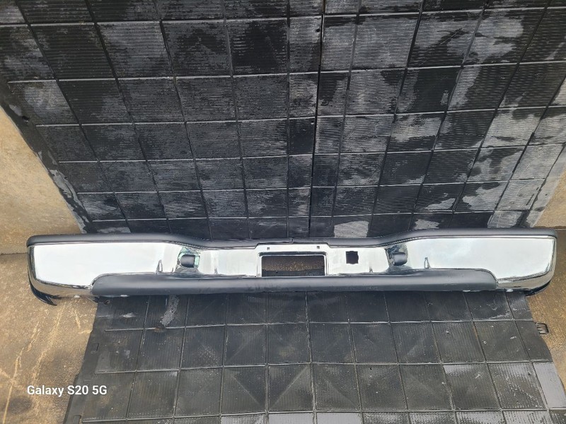 99-07 Chevrolet Silverado 1500 Rear Bumper Assembly Chrome OEM 12473001