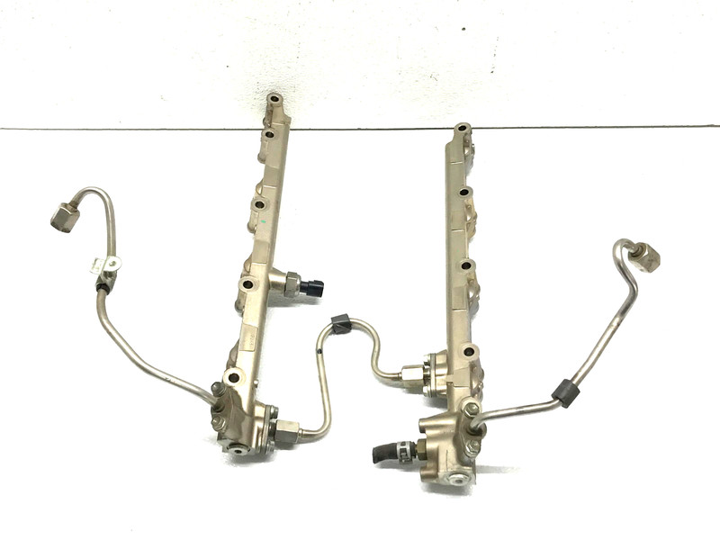 07-17 Lexus USF40 LS460 Left Right Inner Fuel Injection Rail OEM Pair Set