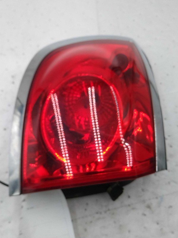 2011 Buick Enclave Left Tail Light Assembly Gold OEM 568189 108K Miles