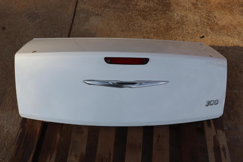 2011-2023 CHRYSLER 300 REAR ATAILGATE TRUNK DECK LID W/ CAMERA OEM